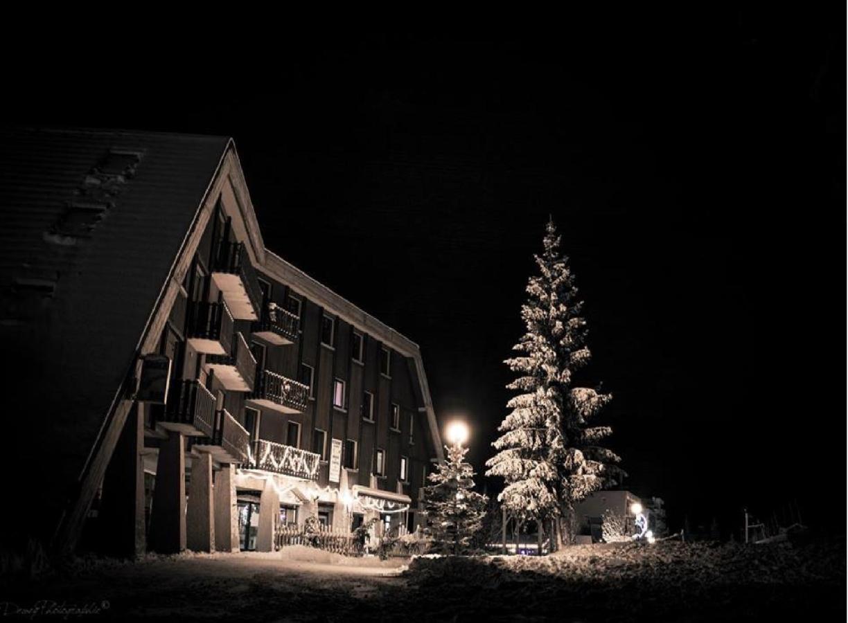 Hotel Saint Jean Montclar  Eksteriør billede