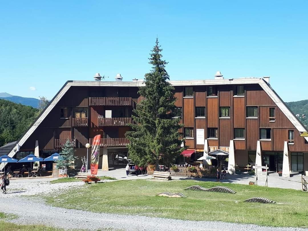 Hotel Saint Jean Montclar  Eksteriør billede